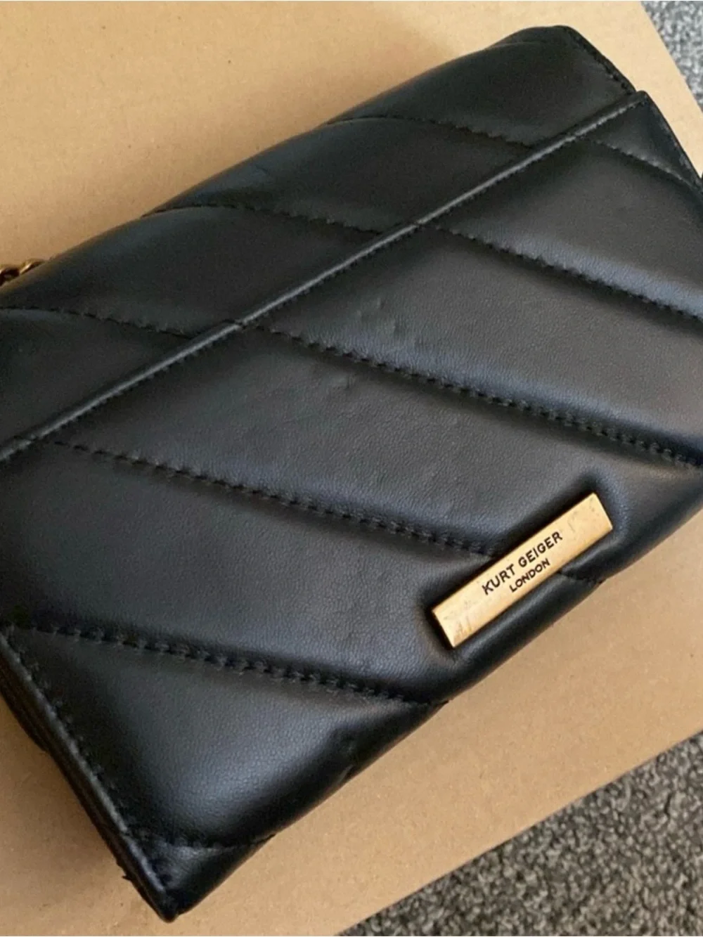 Authentic Kurt Geiger London Soho wallet on chain